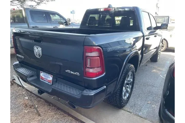 $31300 : Ram 1500 2020 4x4 Laramie 4d image 8