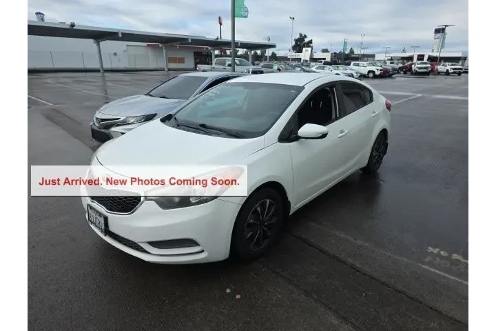 $7900 : Kia Forte 2016 LX 4dr Sedan image 3