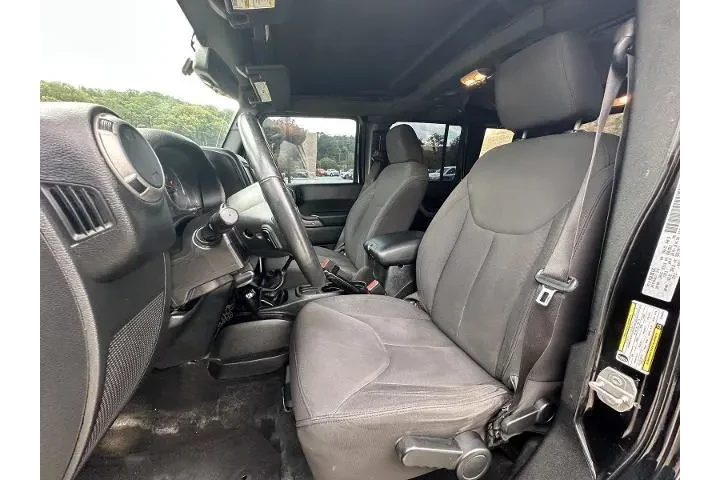 $19396 : Jeep Wrangler Unlimited 2016 image 9