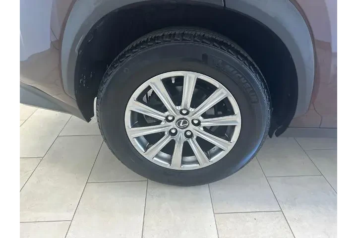 $24554 : Lexus NX 300 2019 AWD 4dr Cr image 8