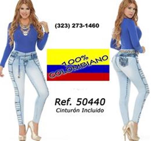 $10 : SE VENDE LINDOS JEANS $9.99 image 1