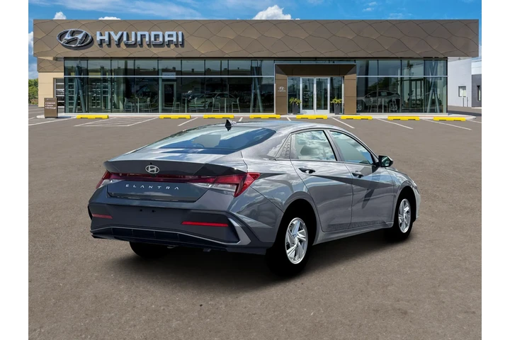 $22995 : Hyundai ELANTRA 2026 SE 4dr image 7