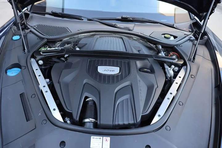 $49998 : 2018 Panamera 4 image 1