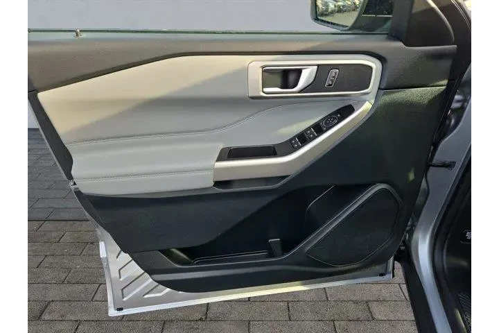 $32995 : Ford Explorer 2023 AWD XLT 4 image 10