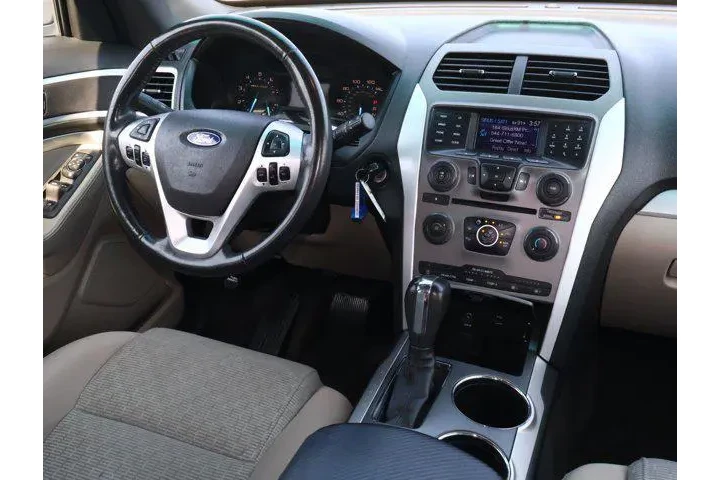 $10213 : Ford Explorer 2013 XLT 4dr S image 10
