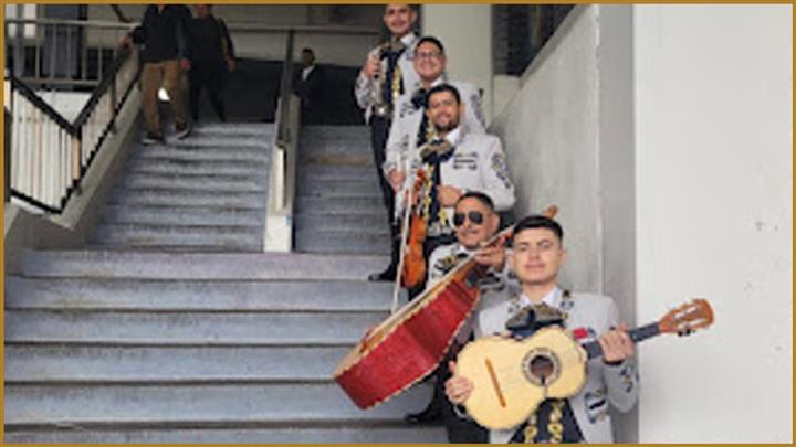 Mariachi Real Juvenil image 3