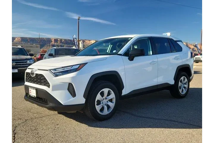 $29995 : Toyota RAV4 2024 AWD LE 4dr image 5