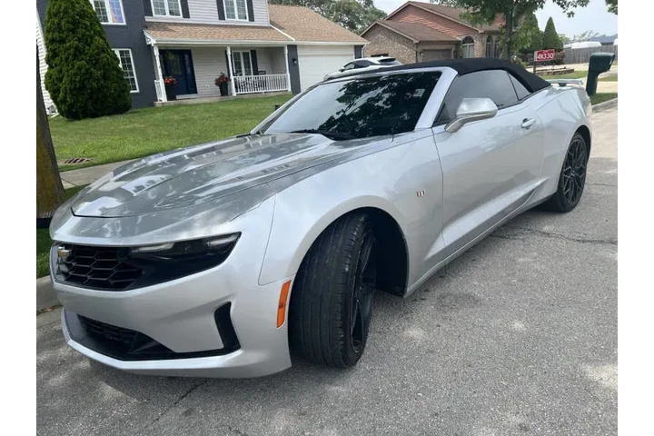 $18977 : 2019 Camaro LT image 4