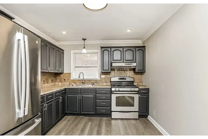 $1570 : AVAILABLE NOW IN CHICAGO IL image 5