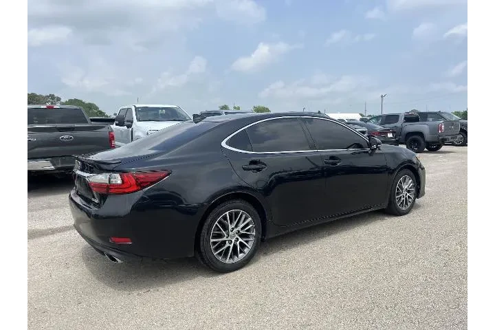 $21981 : Lexus ES 350 2018 4dr Sedan image 2