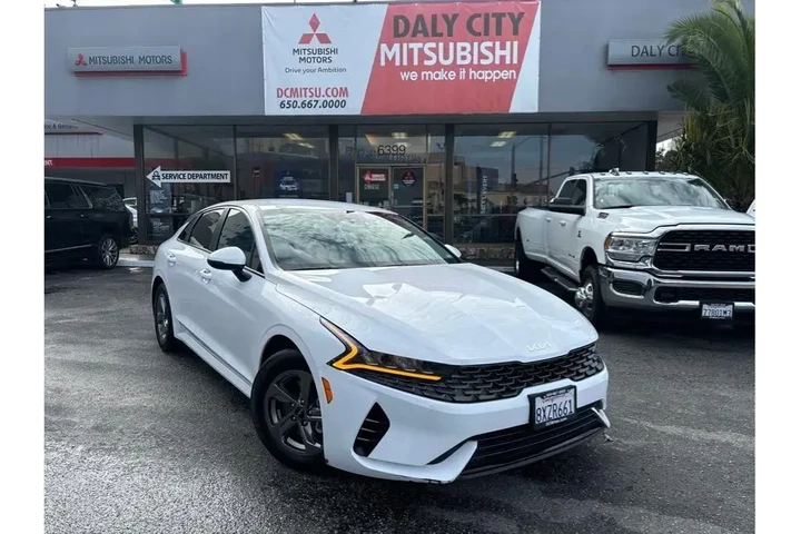 $19898 : Kia K5 2022 LXS 4dr Sedan image 1