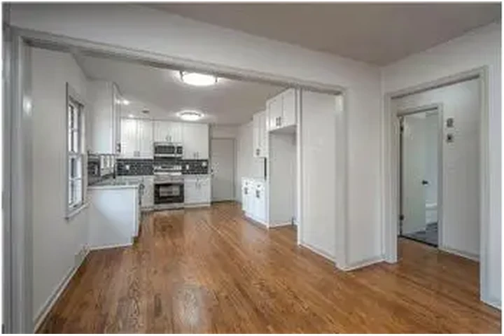 $1150 : Rental property with 2 bedro image 9