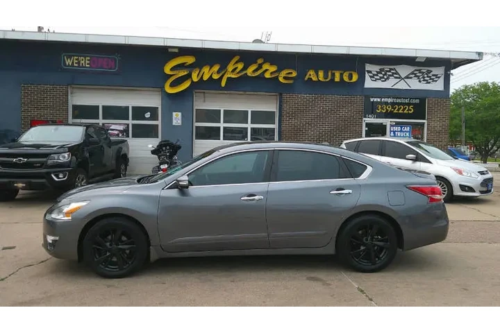 $10999 : 2015 Altima 2.5 SL image 2