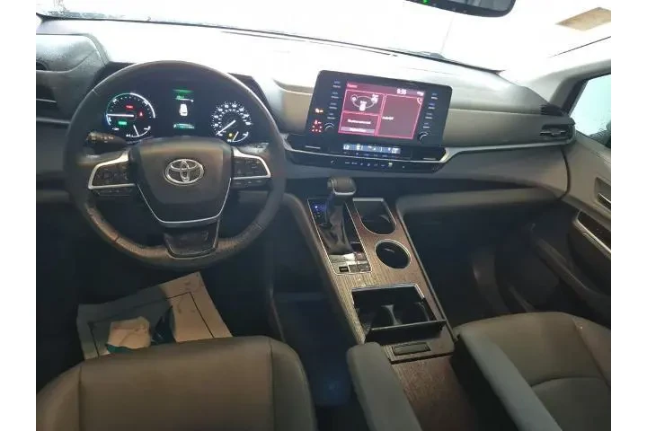 $33940 : Toyota Sienna 2023 AWD XLE 7 image 4