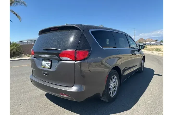 $17216 : Chrysler Voyager 2022 LX 4dr image 8