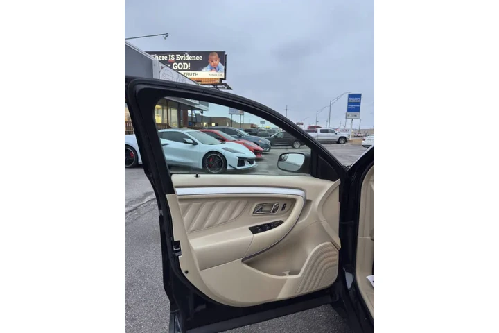 $10700 : 2017 Taurus SE image 8