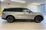 $29361 : Lincoln Aviator 2020 AWD Res thumbnail