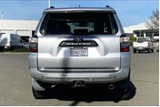 $29985 : Toyota 4Runner 2018 4x4 SR5 thumbnail