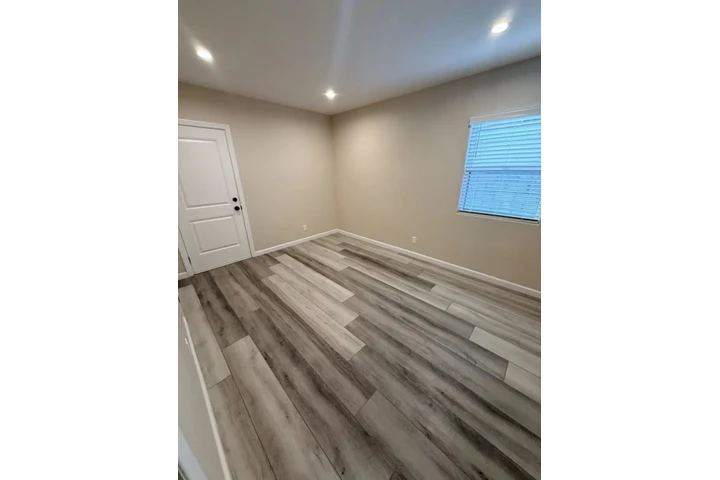 $2500 : 3 Bed 2Bat Home in South Gate image 7