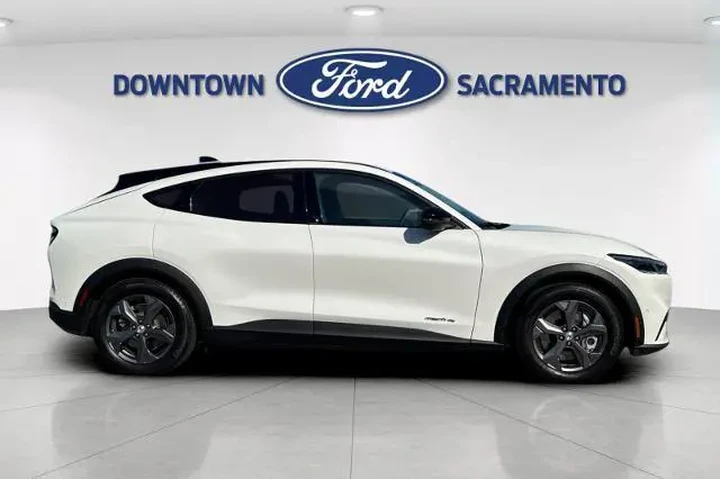 $29991 : Ford Mustang Mach-E 2023 AWD image 10