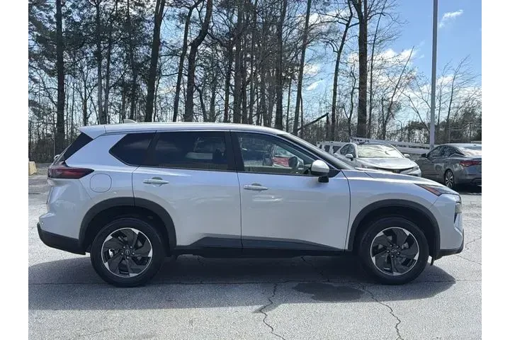 $21161 : Nissan Rogue 2025 SV 4dr Cro image 8