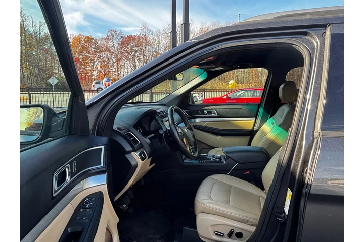 $16995 : 2016 Explorer image 5
