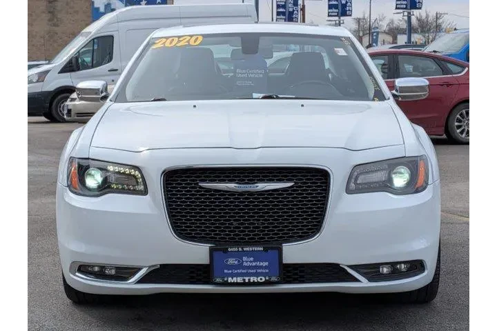 $16331 : Chrysler 300 2020 Limited 4d image 9