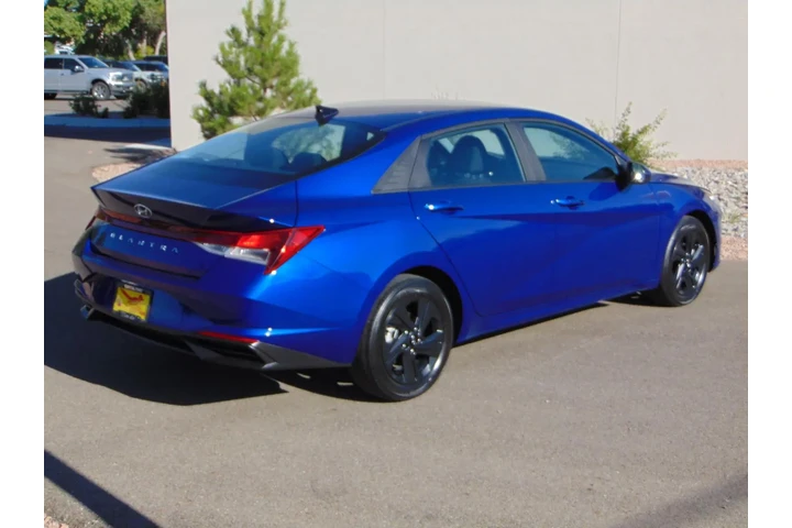$19821 : 2022 Elantra SEL image 4