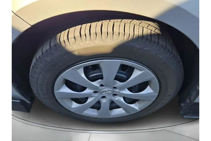 $17491 : Toyota Corolla 2022 LE 4dr S image 6