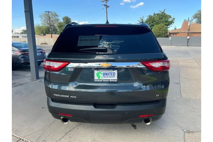 2021 Traverse image 6
