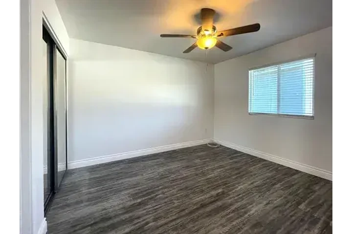 $1000 : Move in ready home image 2