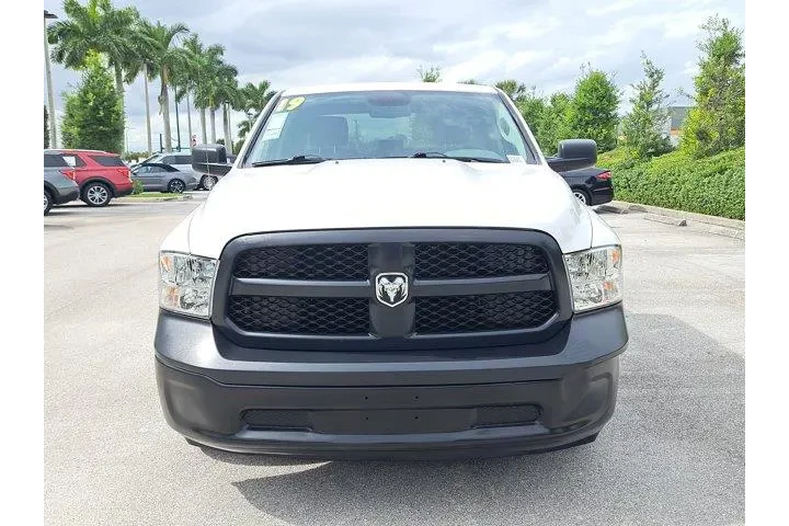 $20000 : Ram 1500 Classic 2019 4x2 Tr image 2