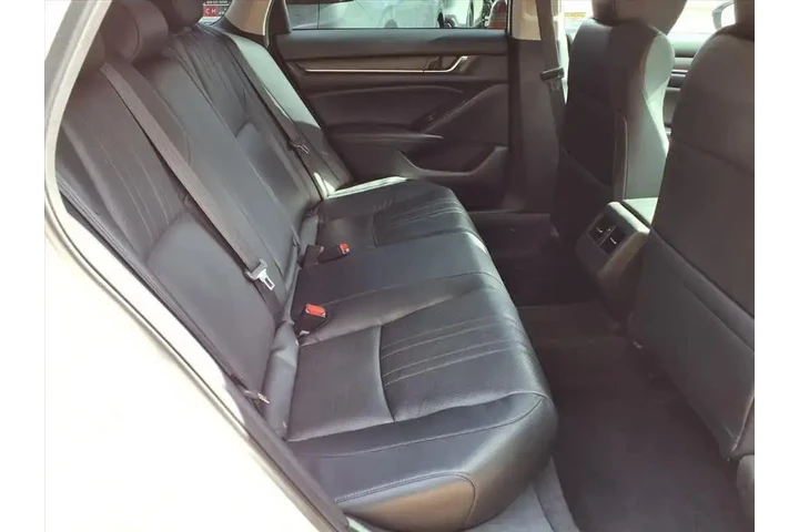 $19292 : Honda Accord 2018 Touring 4d image 9