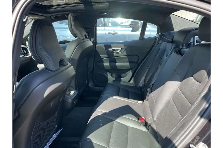 $33000 : Volvo S60 2023 AWD B5 Plus B image 9