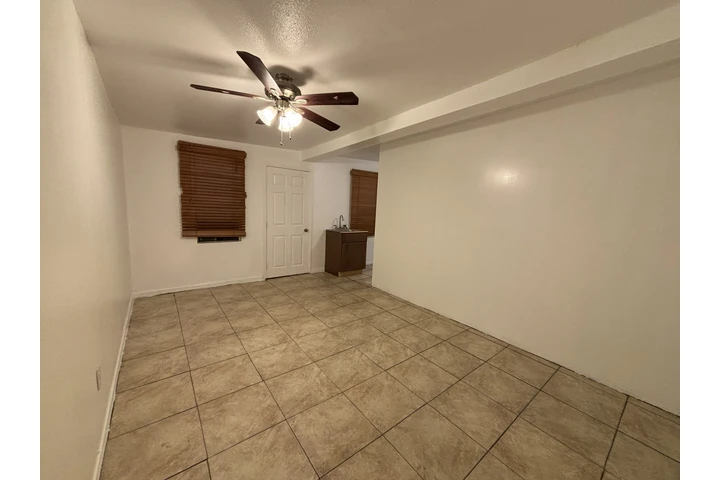 $1800 : Renta image 6