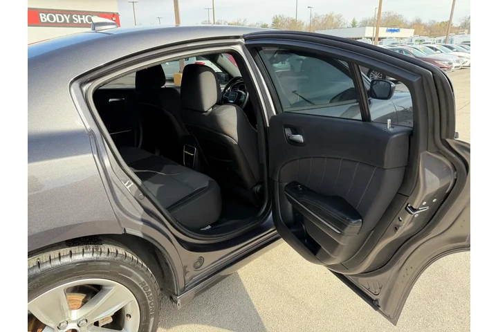 $7980 : 2016 Charger SXT image 9