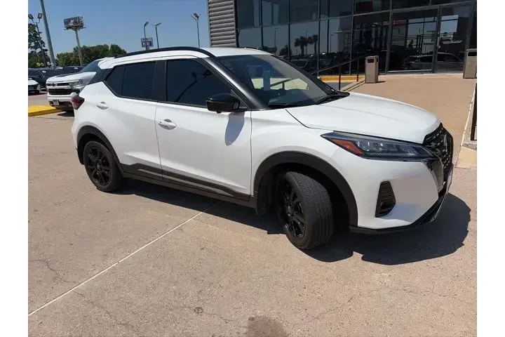 $20921 : Nissan Kicks 2024 SR 4dr Cro image 6