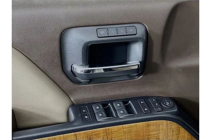 $25975 : GMC Sierra 1500 2015 4x4 SLT image 9