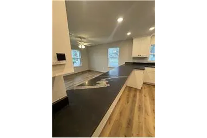 $1795 : Rental property with 3 bedro image 6