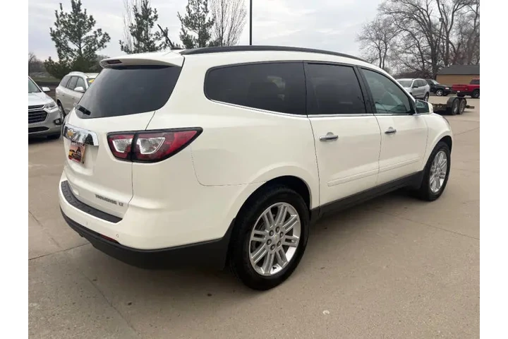 $9950 : 2015 Traverse LT image 5