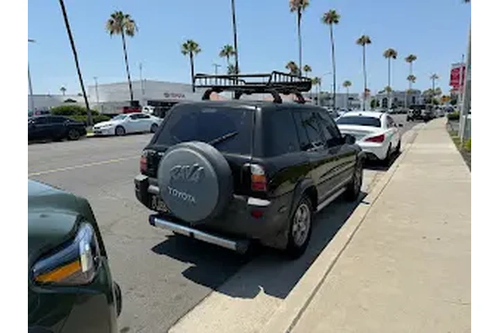 $6000 : 1998 TOYOTA RAV4 image 4