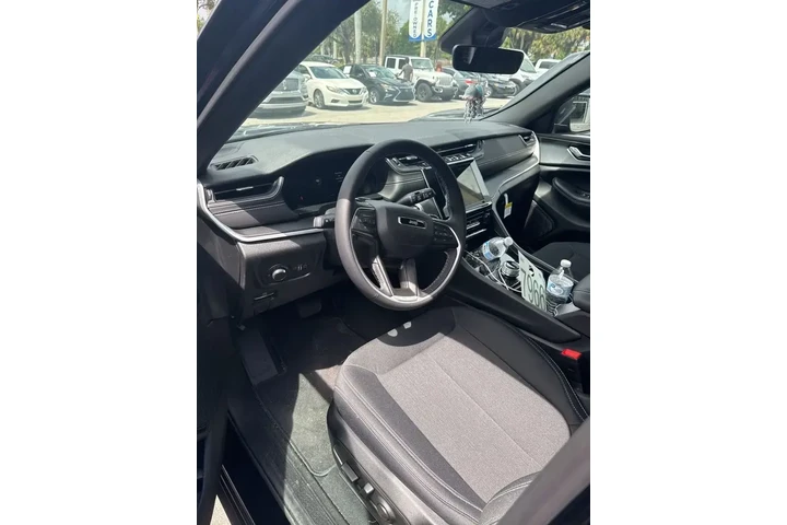 $32998 : Jeep Grand Cherokee 2025 4x2 image 9