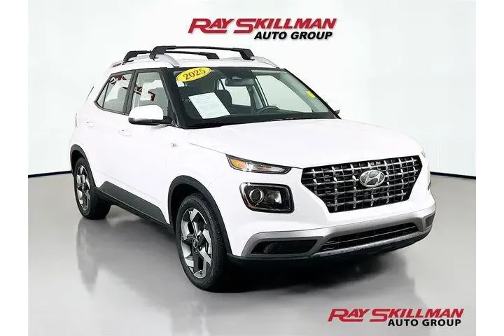 $24988 : Hyundai VENUE 2025 SEL 4dr C image 1