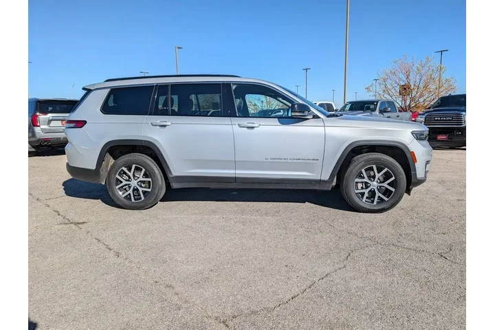 $35995 : Jeep Grand Cherokee L 2024 4 image 2