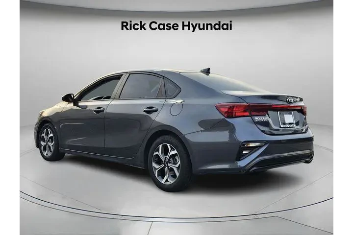 $10592 : Kia Forte 2020 LXS 4dr Sedan image 6