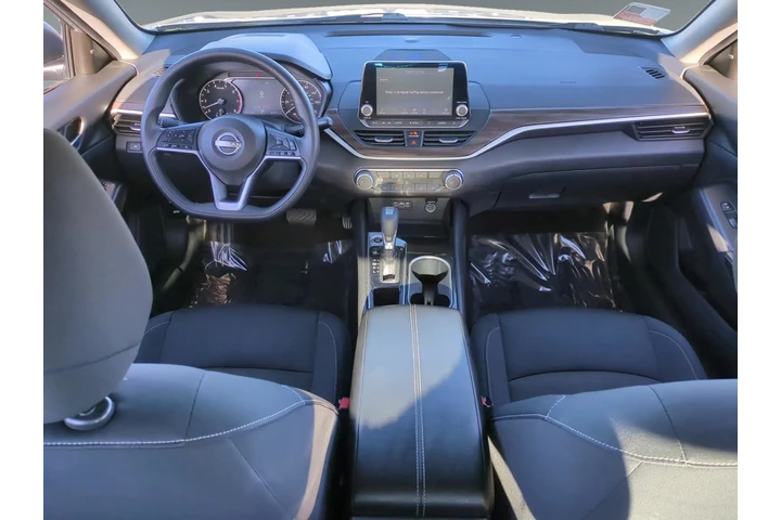 $22900 : Nissan Altima 2024 2.5 SV 4d image 10