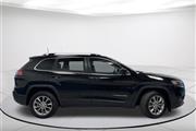 $16949 : Pre-Owned 2019 Cherokee Latit thumbnail