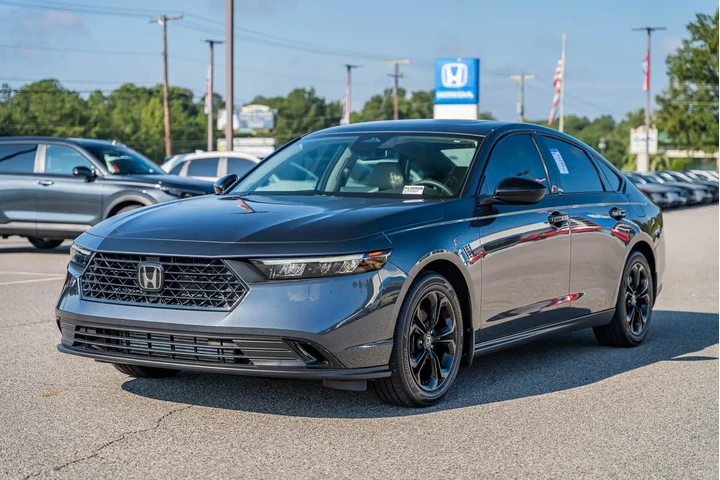 $30556 : Honda Accord 2025 SE 4dr Sed image 3