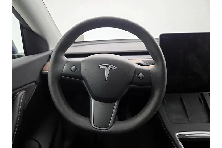 $32998 : Tesla Model Y 2022 AWD Long image 10