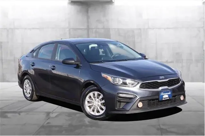 $11950 : Kia Forte 2019 FE 4dr Sedan image 2